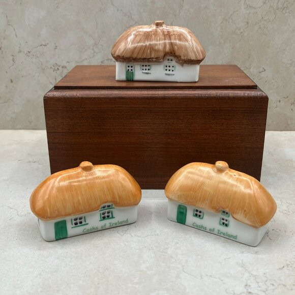 Set of 3 Irish Dresden Cashs Of Ireland Cottages Mini Figurines Hand Painted 90s - Picture 1 of 9